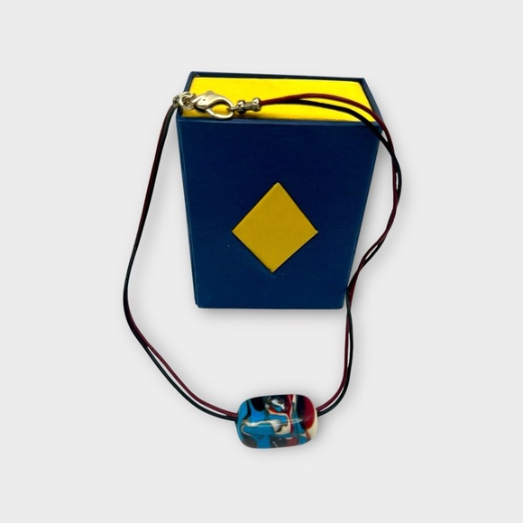 Elegant Multicolor Beaded Necklace - Picture 2 of 2